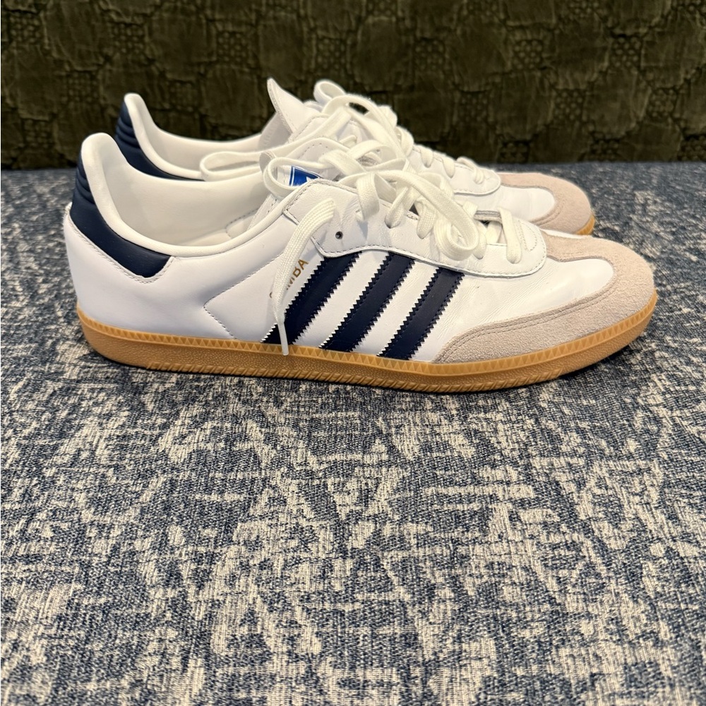 Adidas Men's White and Navy Sneakers with Gum Sole